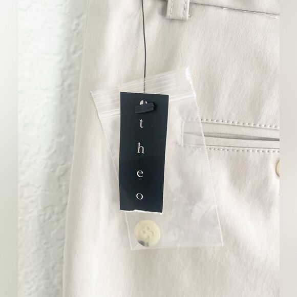 Theory Bermuda Chino Short Beige Size 4 NWT - Picture 3 of 5